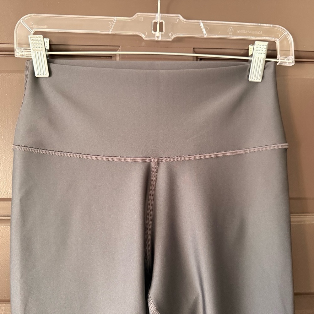 ALO Yoga AirLift High Waist Leggings 7/8th Length Medium Charcoal Gray - Picture 2 of 5